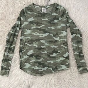 Victoria’s Secret PINK Camo Long Sleeve Medium